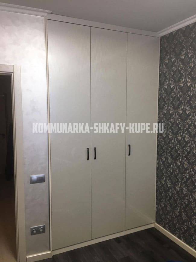 Распашные шкафы Коммунарка